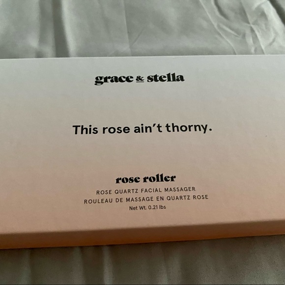 Grace & Stella - Rose Quartz Facial Roller - Picture 3 of 7